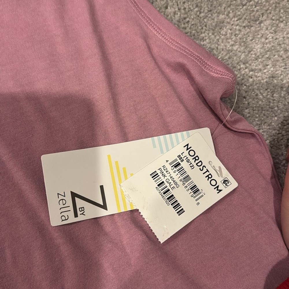 Zella top - Picture 2 of 4